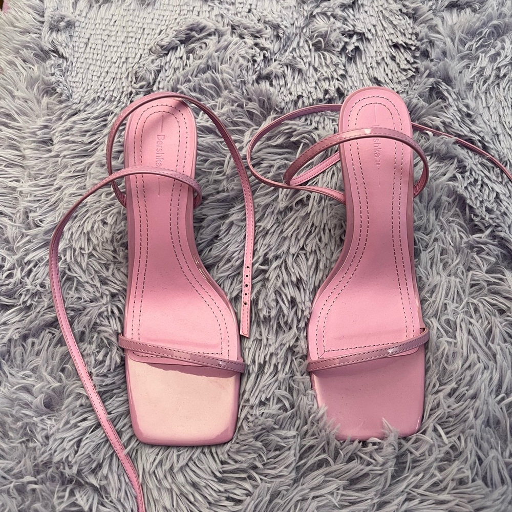 BERSHKA SANDALS- size 38